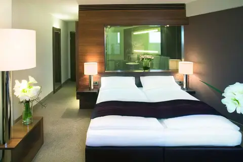 Mövenpick Hotel Hamburg in Hamburg — foto 2