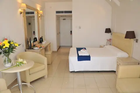 Radisson Blu Hotel, Larnaca in Larnaca — foto 27