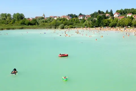 Camping Le Grand Lac in Clairvaux-les-Lacs — foto 14