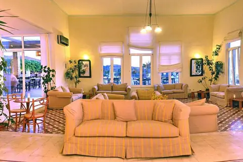 Panselinos Hotel in Μόλυβος — foto 7