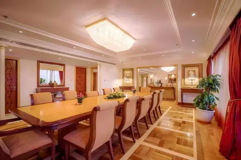 Corniche Hotel Abu Dhabi in الدَّانَةْ — foto 22