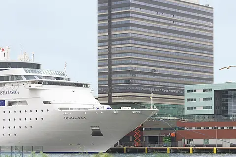 Mövenpick Hotel Amsterdam City Centre in Amsterdam