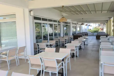 Irina Beach Hotel in Zipari, foto 7