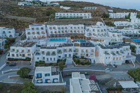 The George Hotel in Πλατύς Γιαλός — foto 11