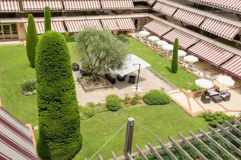 Hotel Les Strelitzias in Antibes — foto 9