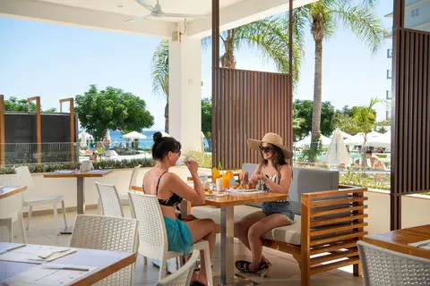 Pernera Beach Hotel in Παραλίμνι — foto 29
