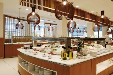 Maritim Hotel Paradise Blue Albena in Оброчище — foto 16