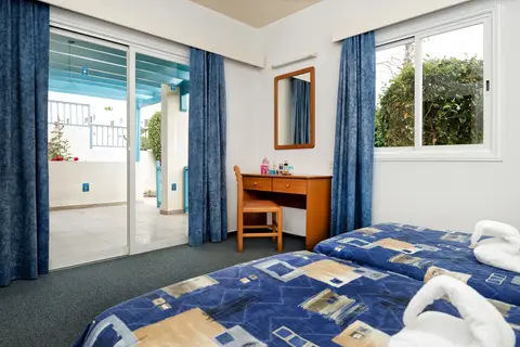 Sunny Hill Hotel Apartments in Paphos — foto 3