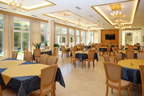 Grand White City Hotel in Berat — foto 15