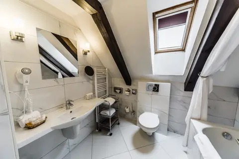 Hotel Archibald At The Charles Bridge in Praag — foto 8