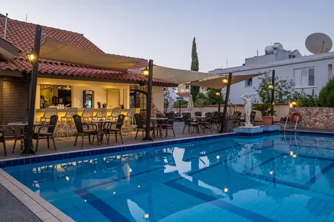 Anais Bay Hotel in Παραλίμνι — foto 24