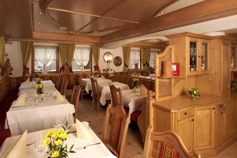 Hotel Flora in Sëlva - Wolkenstein in Gröden - Selva di Val Gardena — foto 3