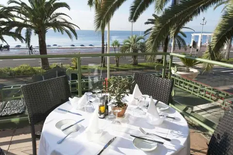 West End in Nice — foto 21