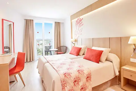 Universal Hotel Perla in S'Illot — foto 3