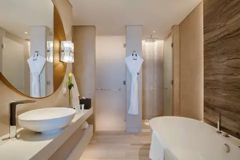 Al Bandar Rotana Creek in Dubai — foto 16