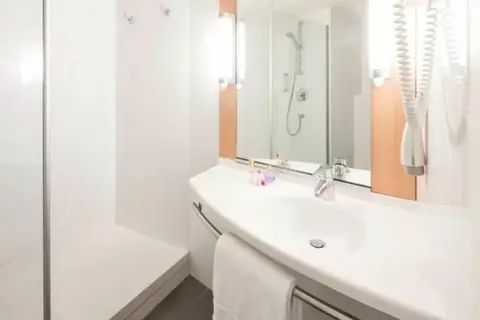 ibis Lisboa Centro Saldanha in Almada — foto 5