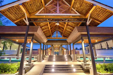 Outrigger Khao Lak Beach Resort in คึกคัก — foto 10