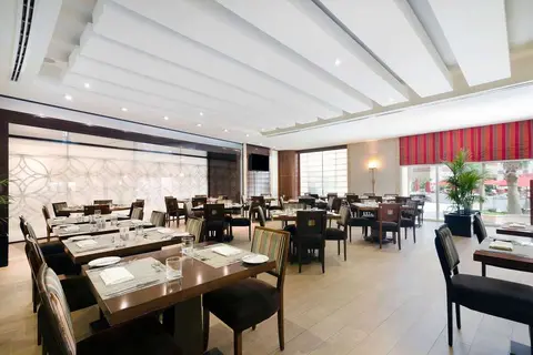 Khalidiya Palace Rayhaan in البطين — foto 7