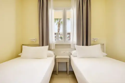 Aparthotel ILUNION Sancti Petri in Chiclana de la Frontera — foto 25