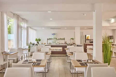 Fly & Go Welikehotel Fenix in Llucmajor — foto 27