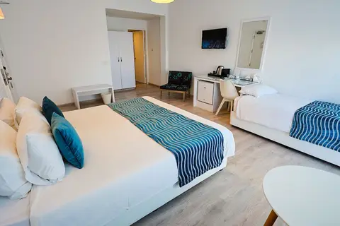 Mikes Kanarium City Hotel in Larnaca — foto 26