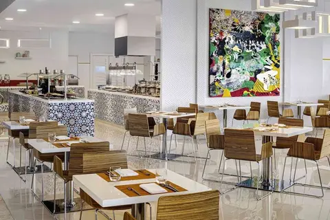 Novotel Dubai Al Barsha in Dubai — foto 8