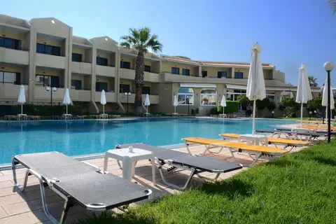 Summerland Hotel & Bungalows in Ιαλυσός — foto 11