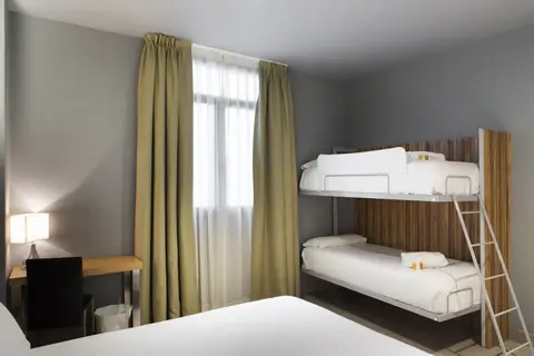 Hotel Petit Palace Tres Cruces in Madrid — foto 6
