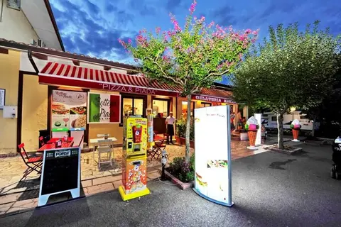 Camping Bella Italia in Peschiera del Garda — foto 9