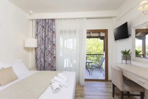Magdalena in Πευκοχώρι — foto 29
