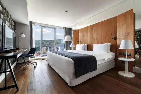 Holiday Inn Tbilisi in Tbilisi — foto 2