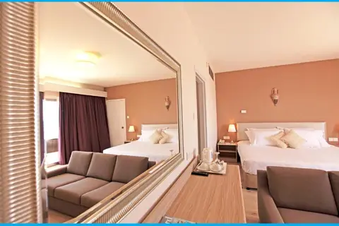 Poseidonia Beach Hotel in Agios Tychonos — foto 24