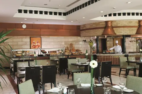 Mövenpick Cairo Media City in Gizeh — foto 11