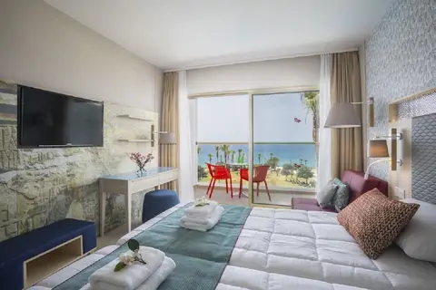 Leonardo Laura Beach & Splash Resort in Paphos — foto 21