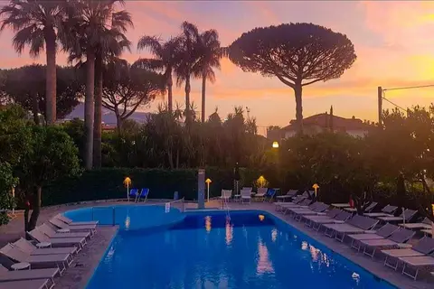 Hotel Alpha Sorrento Coast in Sant'agnello — foto 8