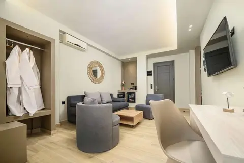 Nicolas Grand Suites in Καρδάμαινα — foto 30