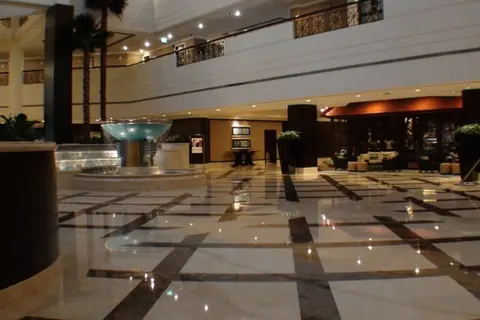 Mövenpick Dubai Grand Al Bustan in Dubai — foto 7