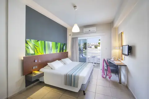 Mayfair Gardens in Paphos — foto 10