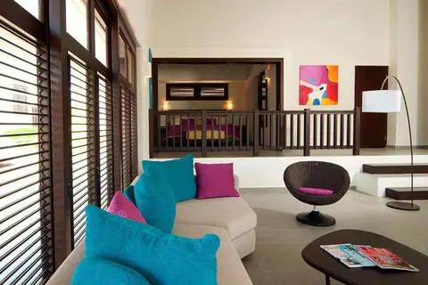Blue Bay Golf & Beach Resort in Blue Bay reception — foto 21