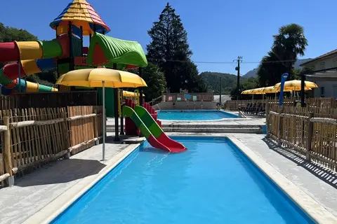 Camping A L Ombre Des Tilleuls in Peyrouse — foto 4