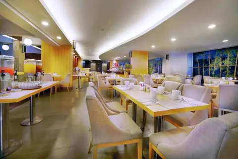Quest Hotel Kuta in Kuta — foto 3