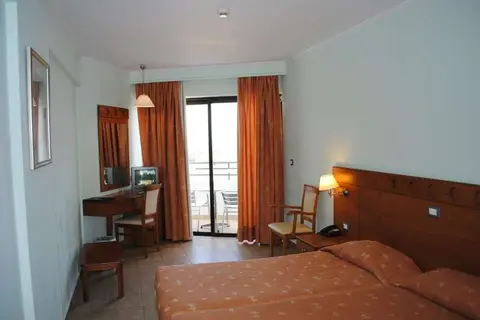 Cleopatra Superior Hotel in Καρδάμαινα — foto 11