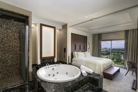 Cratos Premium Hotel & Casino in Girne — foto 25