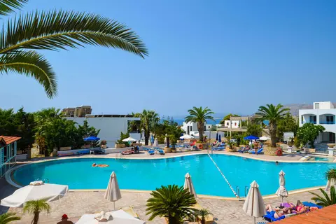 Coliseum Studios & Apartments in Πεύκοι — foto 2