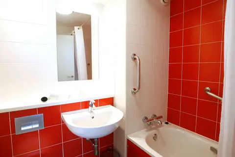 Travelodge Valencia Aeropuerto in Manises — foto 19