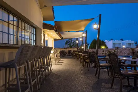 Anais Bay Hotel in Παραλίμνι — foto 19