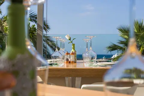 Vrissaki Beach Hotel in Παραλίμνι — foto 6
