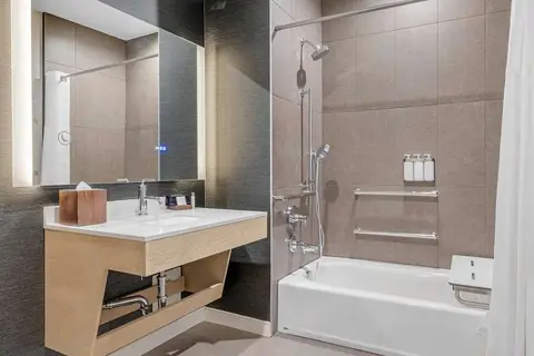 Cambria Hotel Burbank Airport in Burbank — foto 6