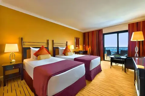Corinthia Hotel St. George's Bay in San Ġiljan — foto 3