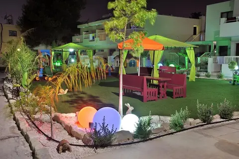 Nelia Gardens Hotel in Ayia Napa — foto 9